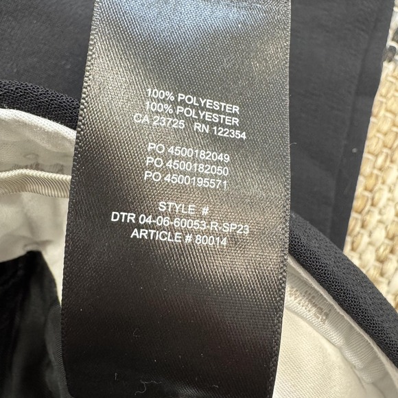 Aritzia Wilfred The Effortless Pant Women's Size 10 Black Pleated High Rise - Picture 16 of 16